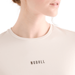 Women's Vapor Deltapeak® Micro Textured Tee Collar Angle